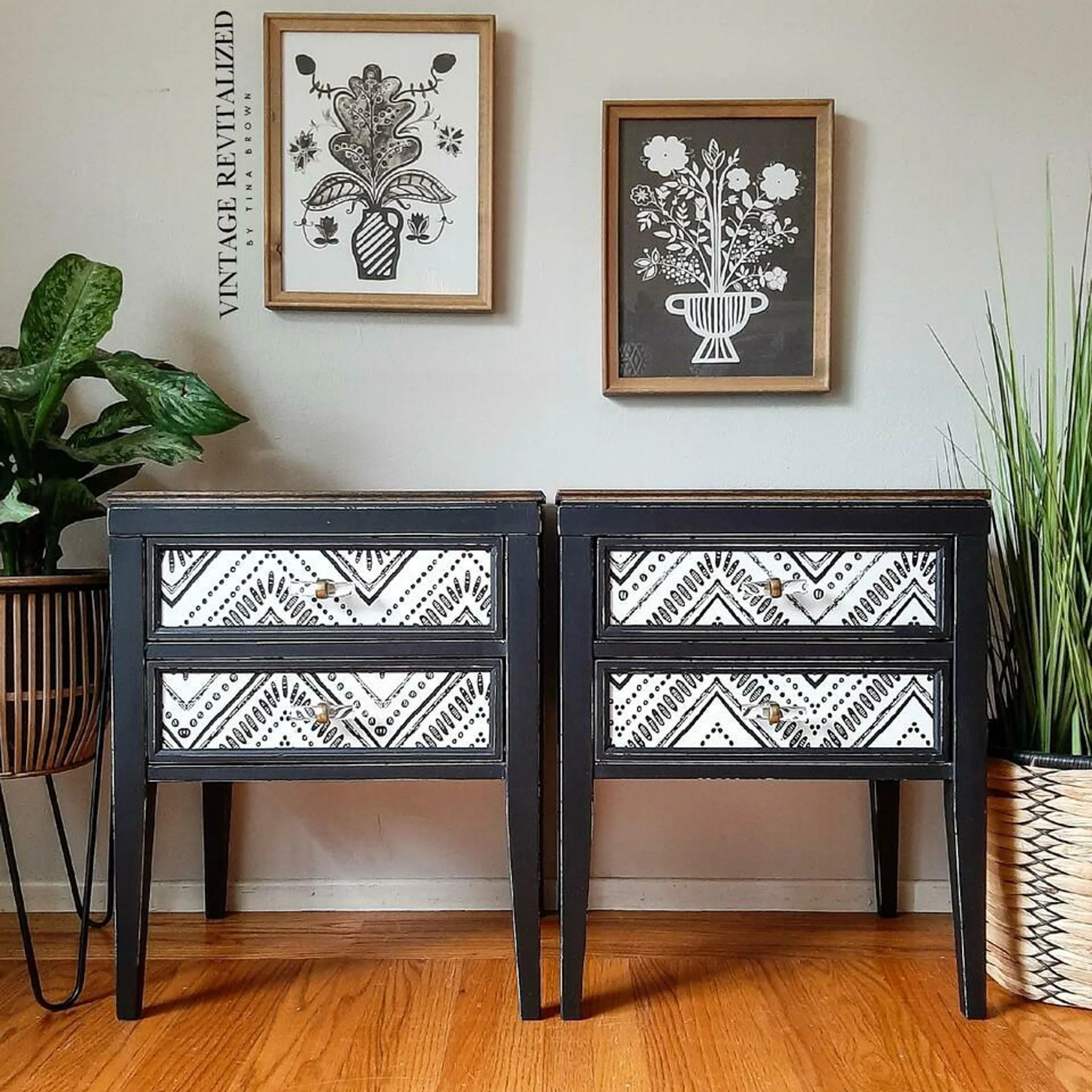 Dixie Belle Anchor Silk All-in-One | Furniture Paint - Image 6