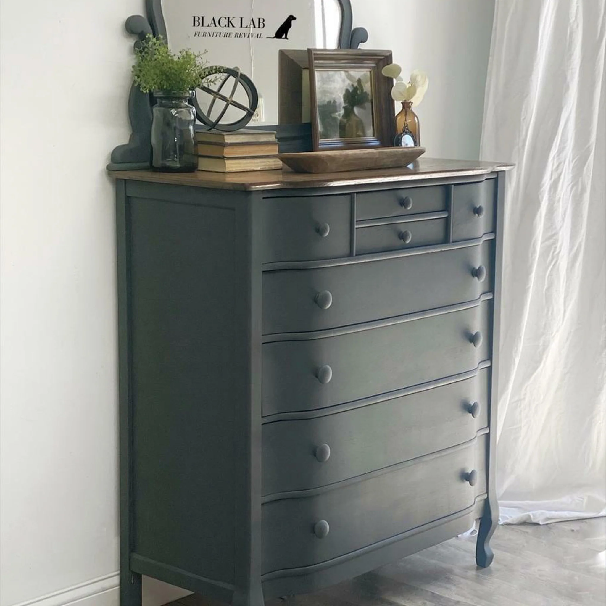 Dixie Belle Black Sands Silk All-in-One | Furniture Paint - Image 3