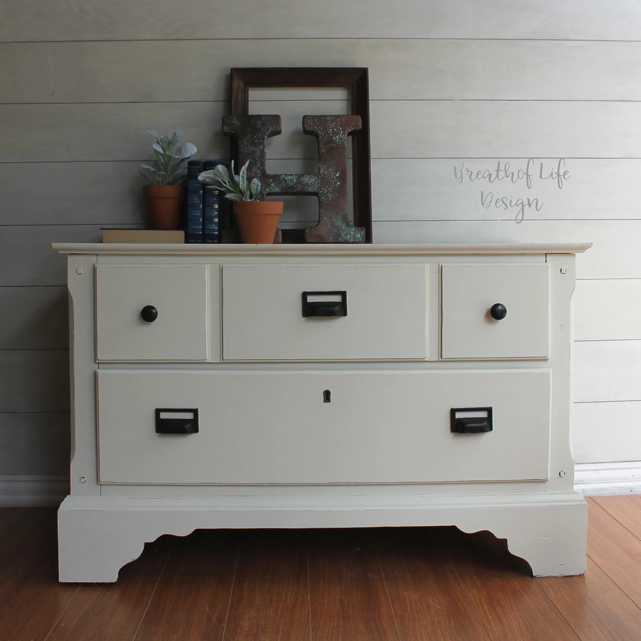 Dixie Belle Chalk Mineral Paint – Buttercream (All Sizes) - Image 3
