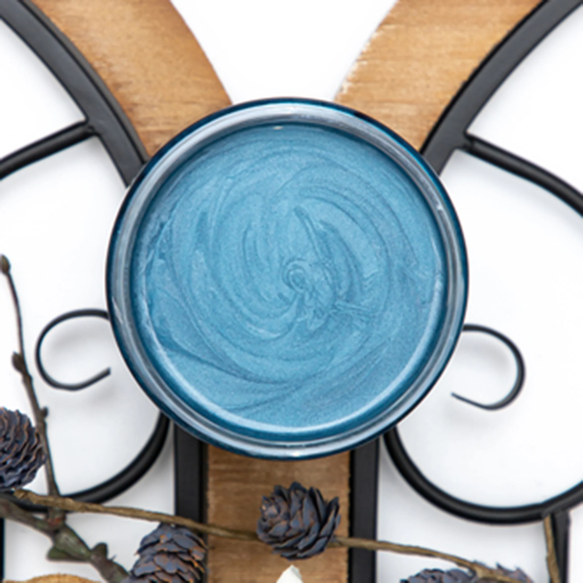 Dixie Belle Moonshine Metallics | Metallic Furniture Paint (16 oz) - Image 3