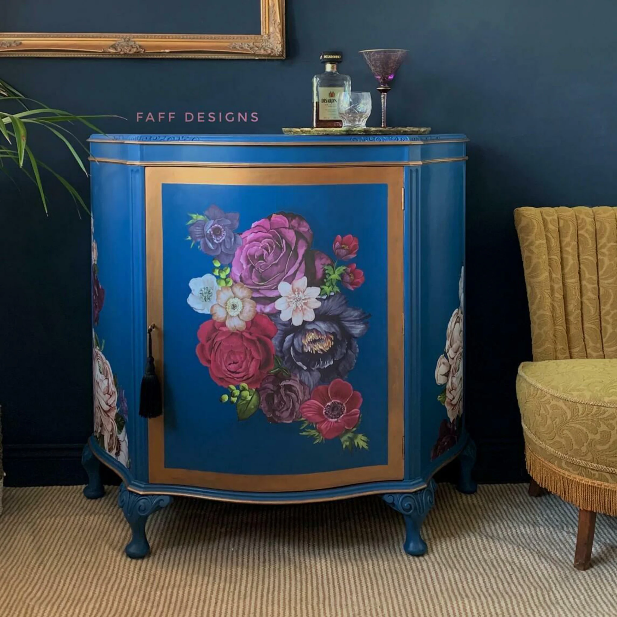 Dixie Belle Cape Current Silk All-in-One | Furniture Paint - Image 4