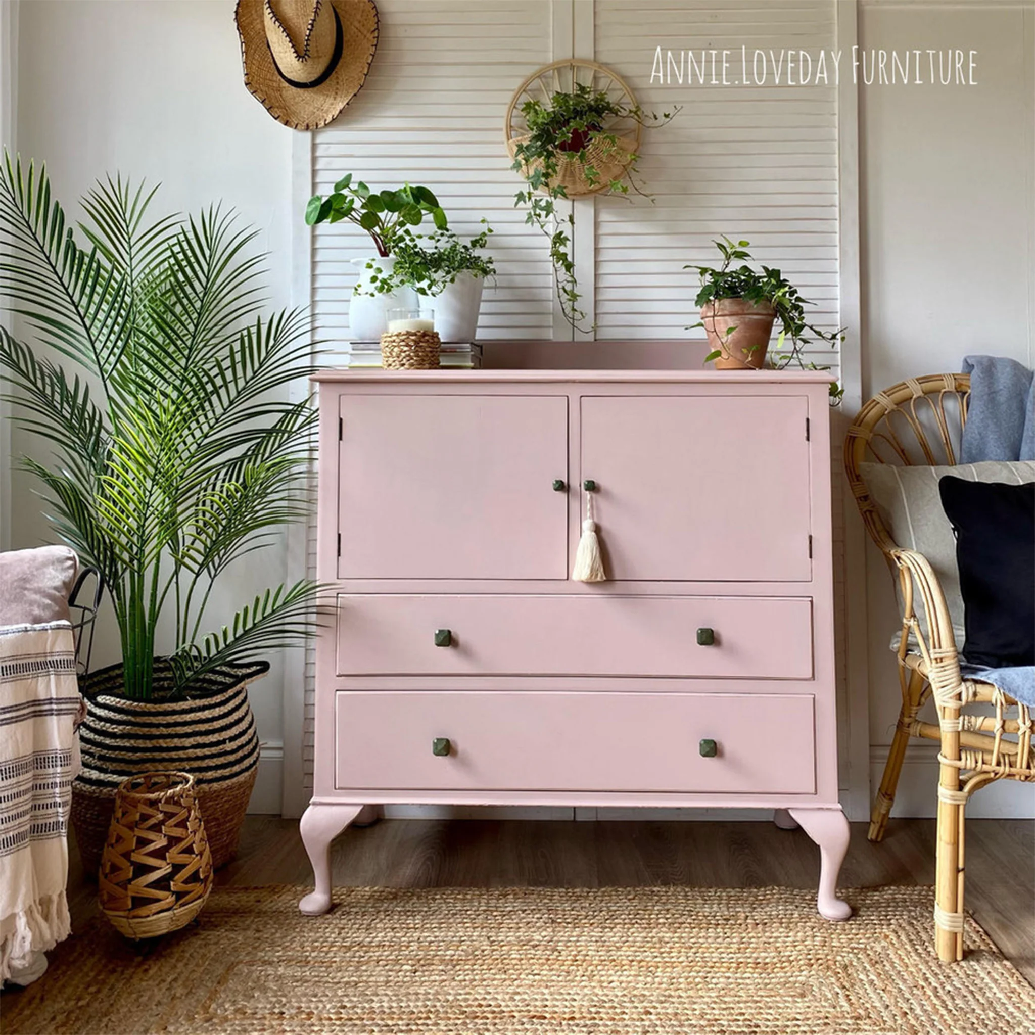 Dixie Belle Conch Silk All-in-One | Furniture Paint - Image 4