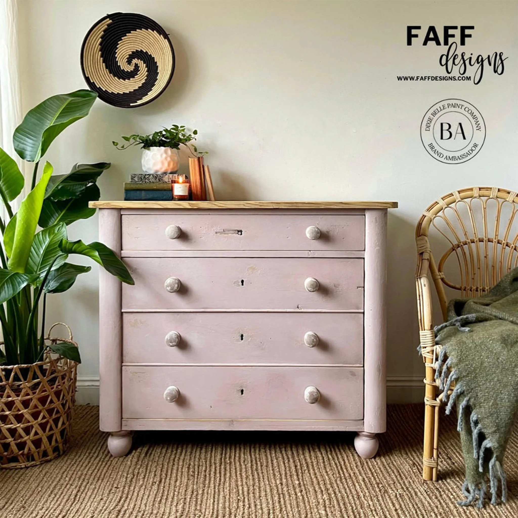 Dixie Belle Conch Silk All-in-One | Furniture Paint - Image 5