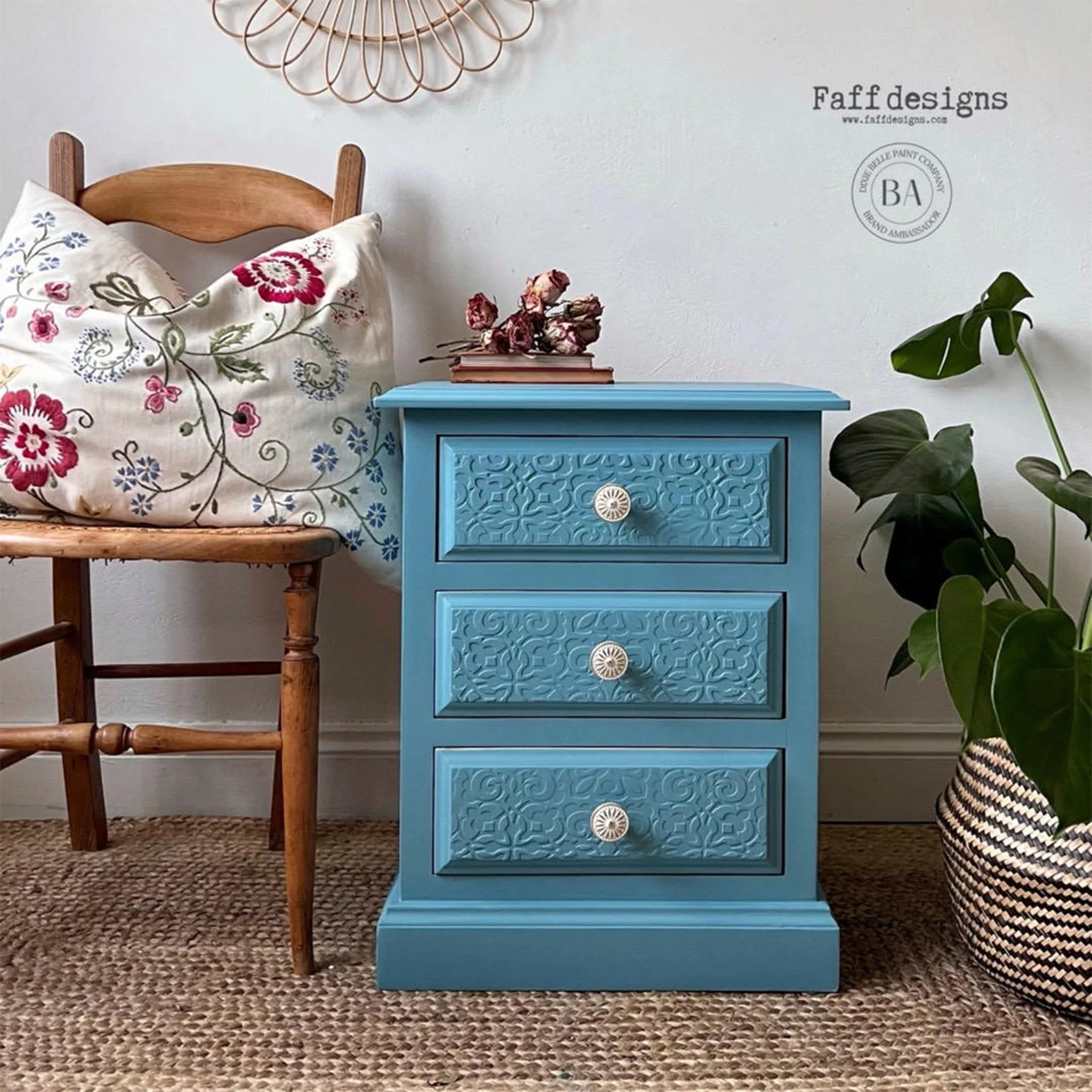 Dixie Belle Harbor Silk All-in-One | Furniture Paint - Image 4