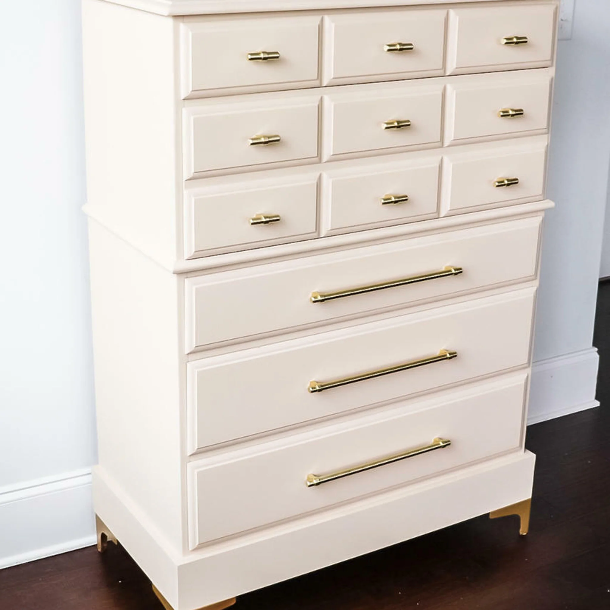 Dixie Belle Sand Castle Silk All-in-One | Furniture Paint - Image 3