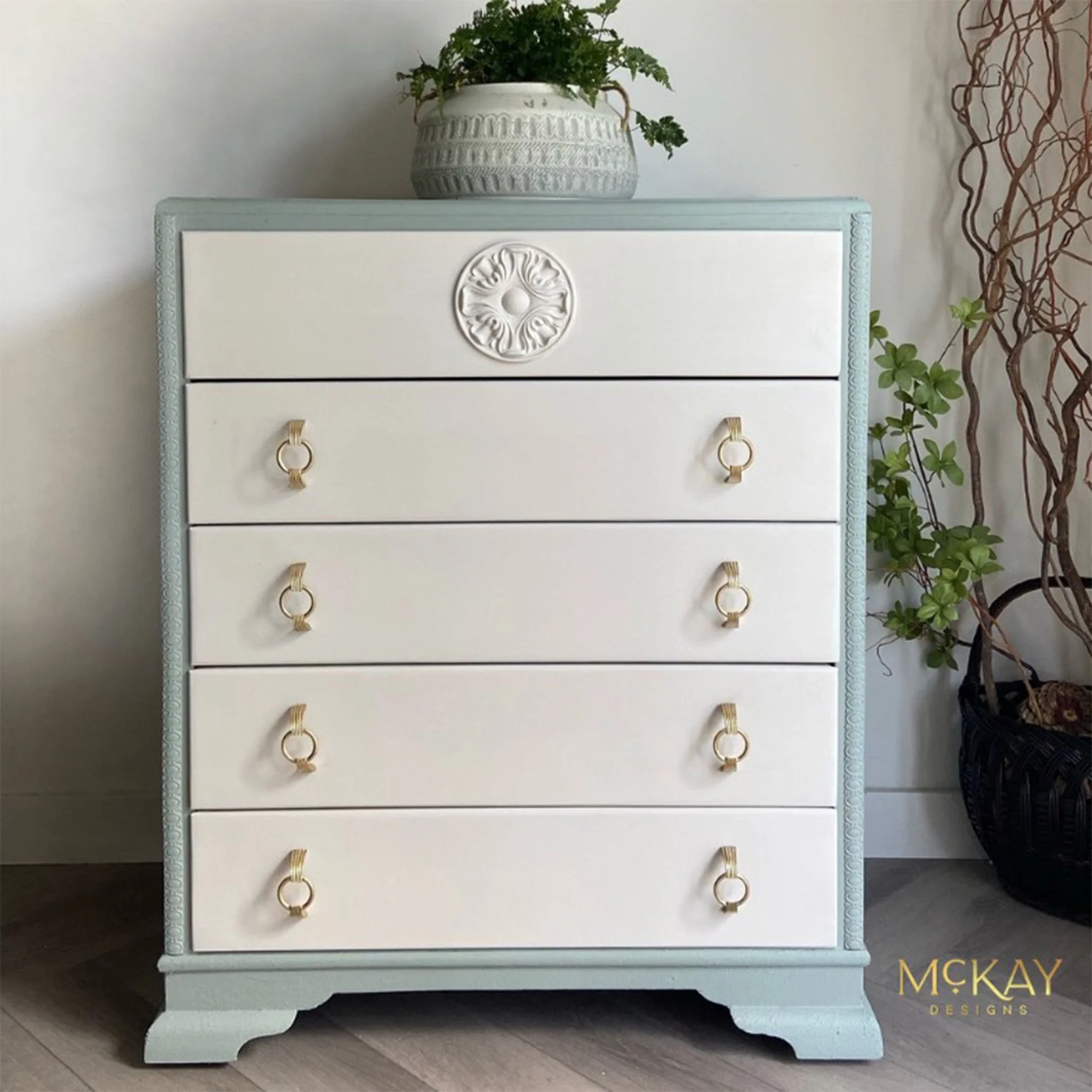 Dixie Belle Chantilly Silk All-in-One | Furniture Paint - Image 4