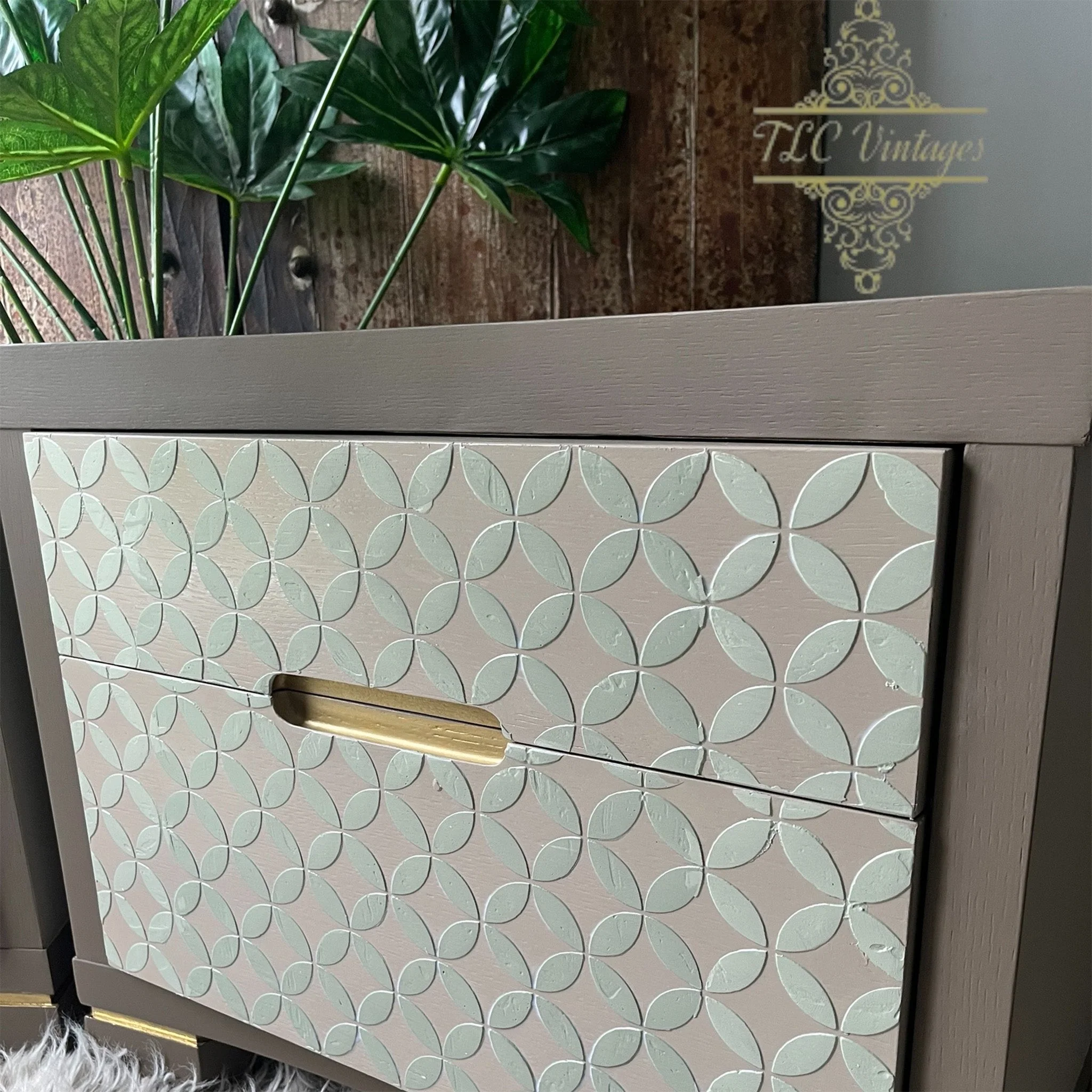 Dixie Belle Truffle Silk All-in-One | Furniture Paint - Image 8