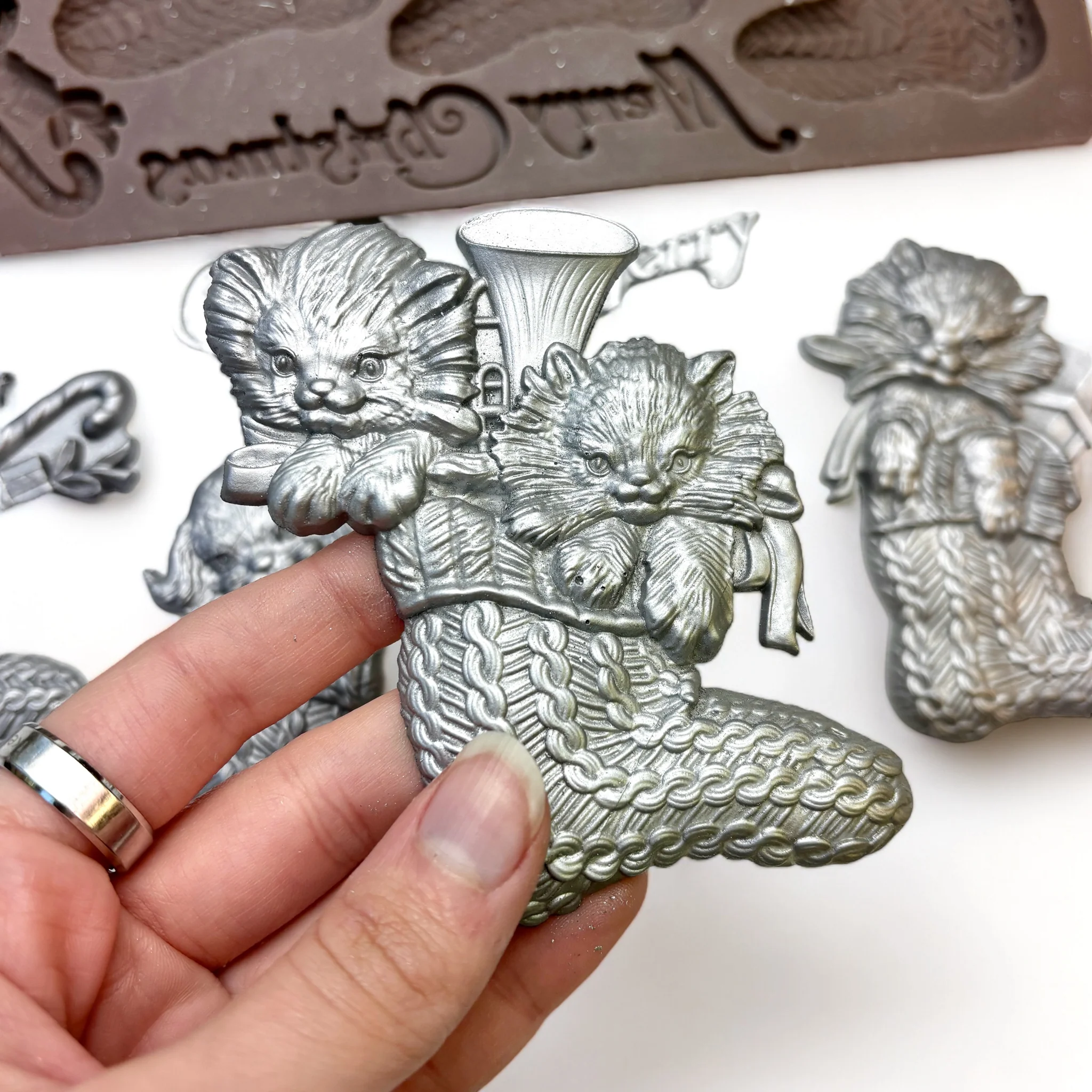 ReDesign with Prima - Twinkle Paws Stockings Silicone Mold (5x10 Size) - Image 5